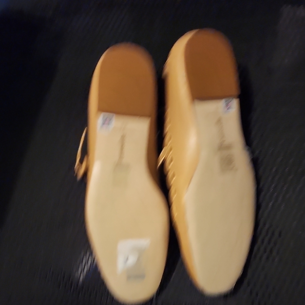 Larroude Beige Scalloped Mary Jane Flats - Picture 9 of 9